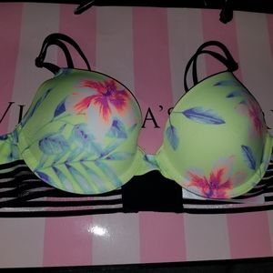 PINK Victoria's Secret Intimates & Sleepwear - Pink bra PINK Victoria's Secret Intimates & Sleepwear - Pink bra
